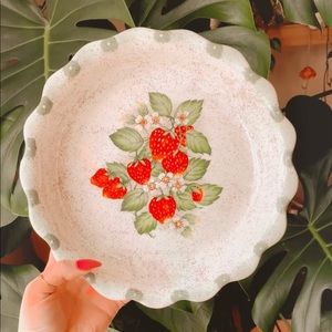 Vintage Cottagecore Strawberry Pie Dish 🍓🥧
